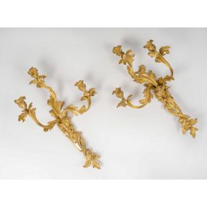 Paire de grandes appliques en bronze doré d’après Juste-Aurèle Meissonnier, vers 1850