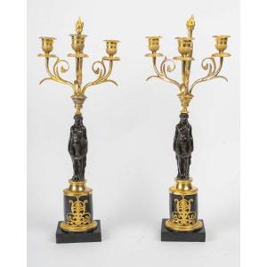 Paire de candélabres néoclassiques en bronze doré et patiné, époque Empire, vers 1805-1810
