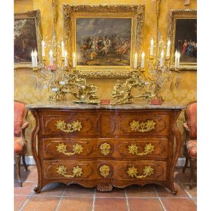 Large Elm Burl And Walnut Arbalète Commode, Rhône Valley, Régence Period