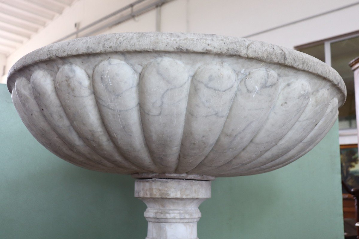 Early 18th Century Italian Antique Hand Carved White Carrara Marble Font-photo-3