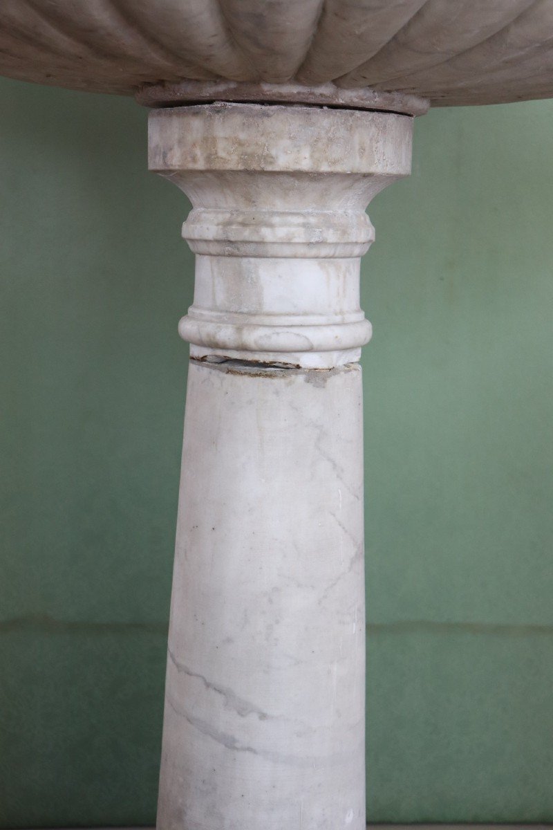 Early 18th Century Italian Antique Hand Carved White Carrara Marble Font-photo-4