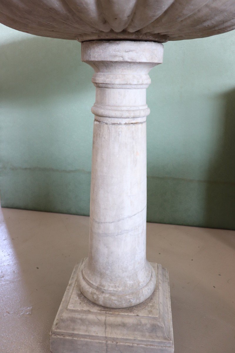 Early 18th Century Italian Antique Hand Carved White Carrara Marble Font-photo-7