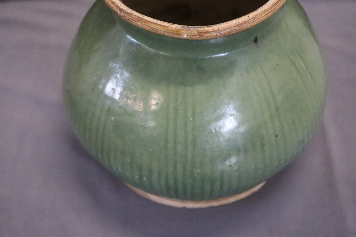 Pot En Grès Céladon Avec Détail Cannelé, Chine Ming Dynasty-photo-1