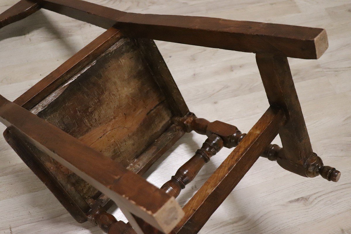 Chair In Walnut, 17th Century-photo-4