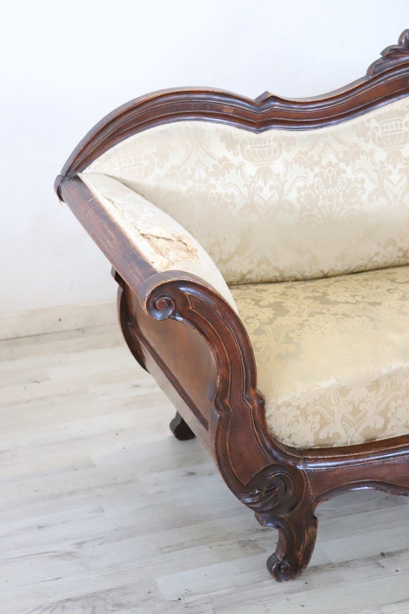 Mid 19th Century Carved Walnut Sofa-photo-2