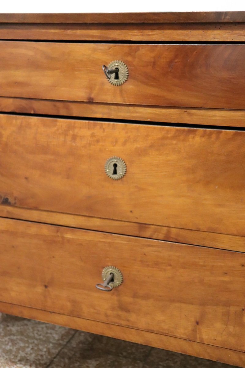 Antique Chest Of Drawers In Solid Walnut, Italy 18th Century-photo-1