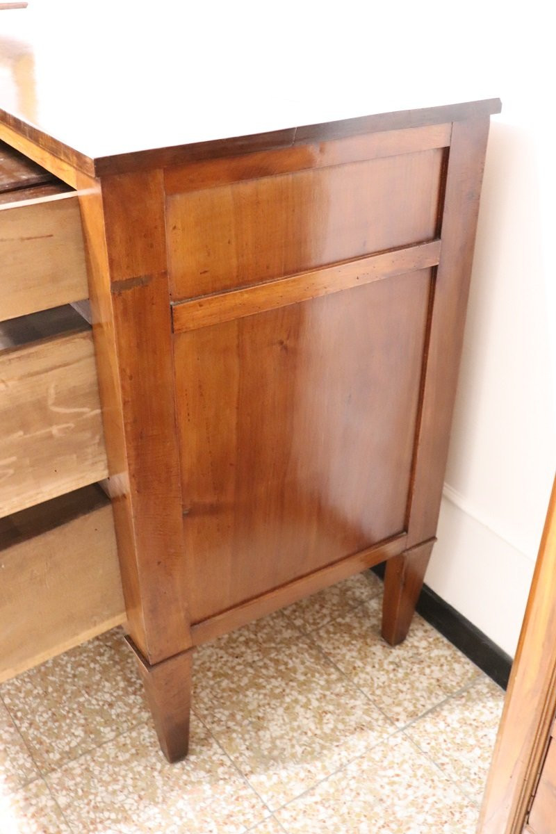 Antique Chest Of Drawers In Solid Walnut, Italy 18th Century-photo-3