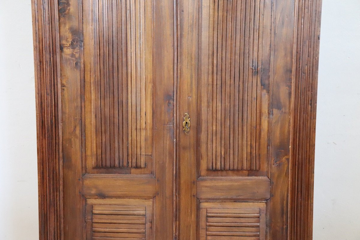 Small Antique Wardrobe In Poplar Wood-photo-4