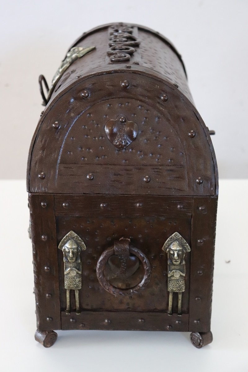 Decorative Box In Iron-photo-1