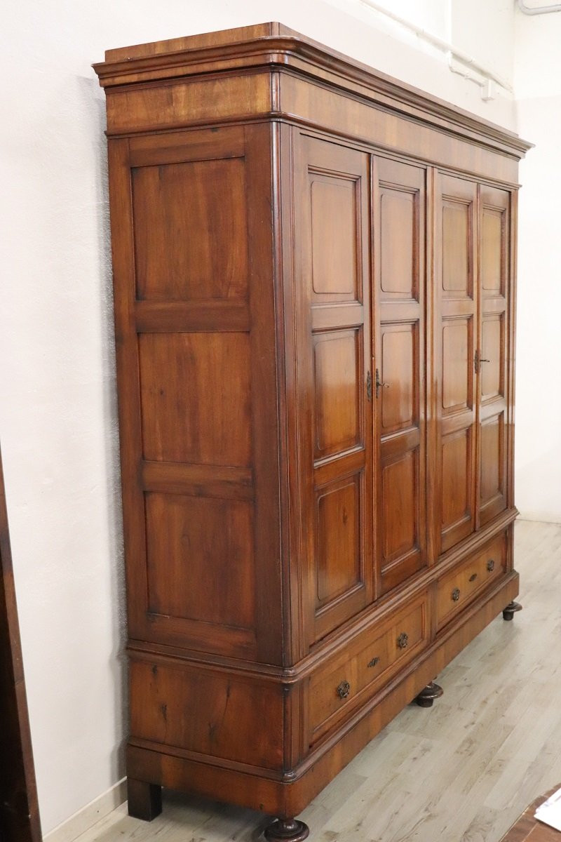 Very Large 4 Doors Waedrobe In Solid Walnut, Italy Mid 19th Century-photo-4