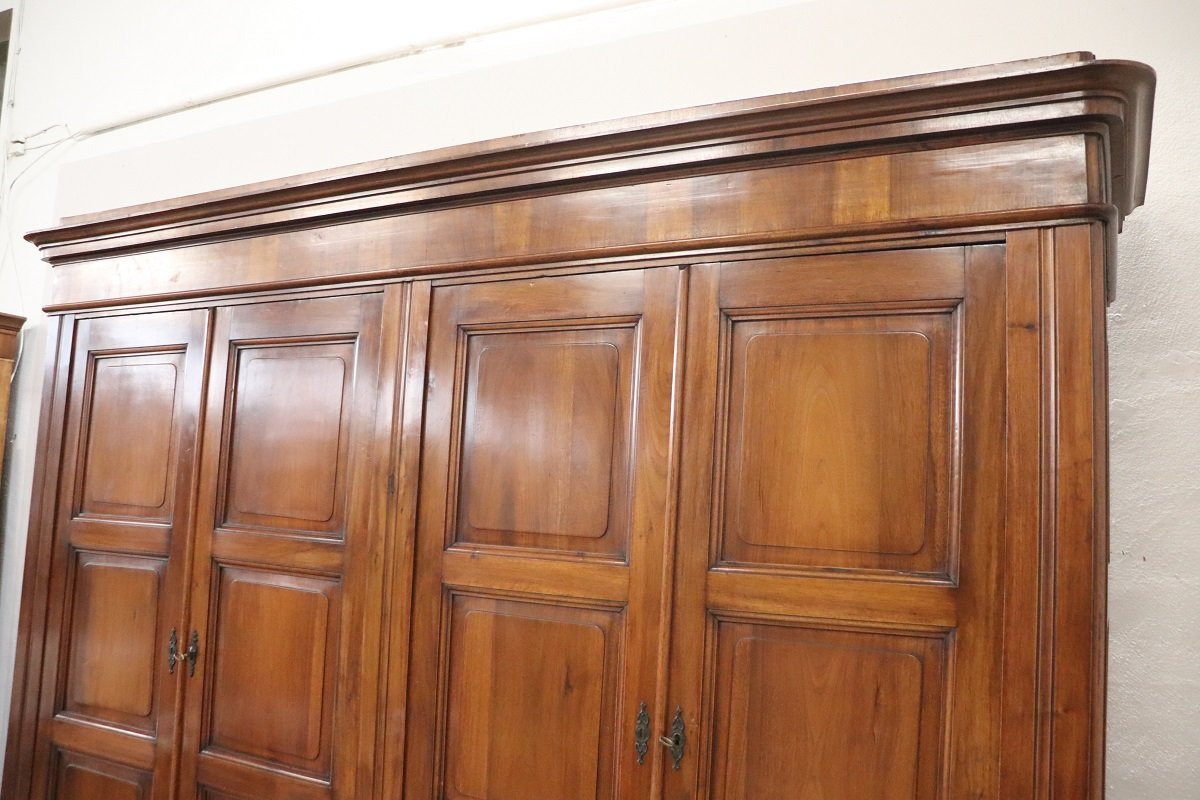 Very Large 4 Doors Waedrobe In Solid Walnut, Italy Mid 19th Century-photo-1