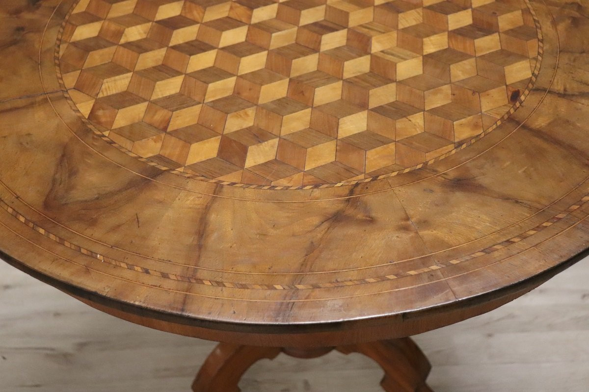 Table ronde ancienne en noyer incrusté, Italie, milieu du XIXe siècle-photo-1