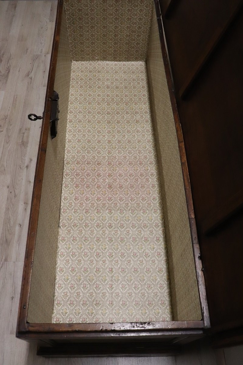 Antique Chest In Solid Walnut, Italy 18th Century-photo-4