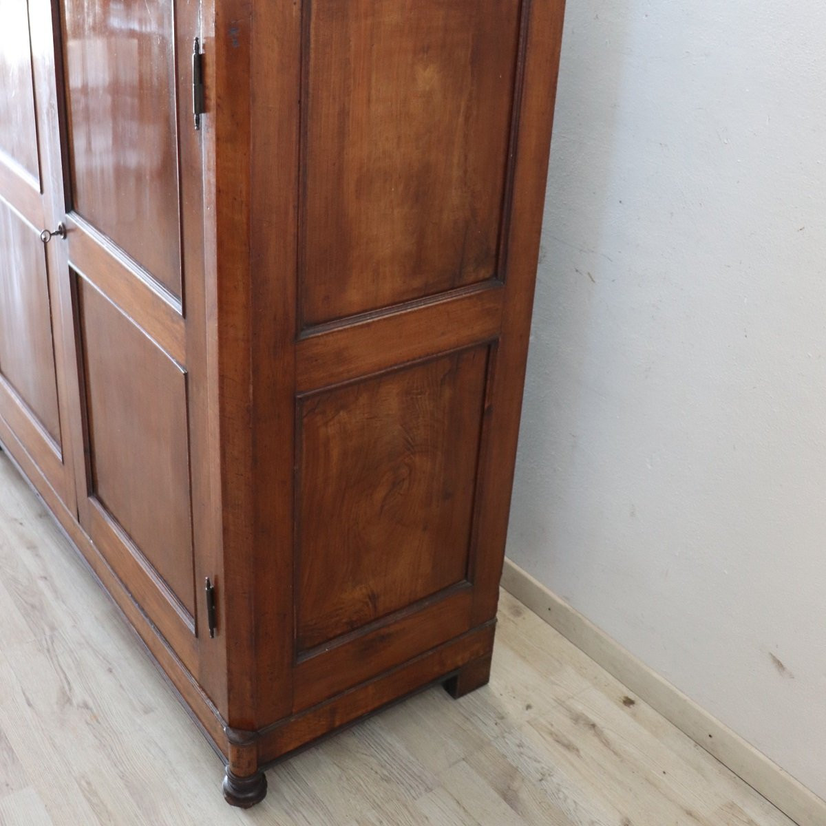  petite armoire ancienne en noyer avec plateau en marbre, Italie, XIXe siècle-photo-1