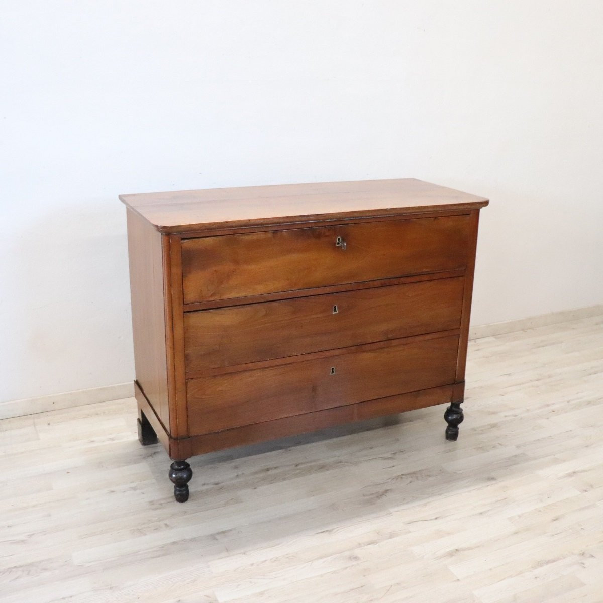 Commode ancienne en noyer massif, Italie, XIXe siècle-photo-2
