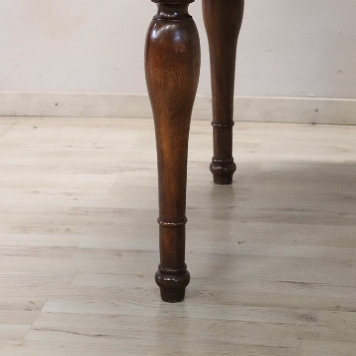 Antique Oval Table In Walnut, Italy Mid 19th Century-photo-3