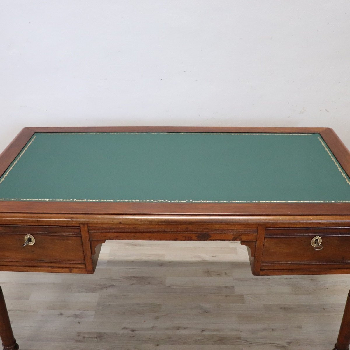 Bureau ancien en noyer, Italie, milieu du XIXe siècle, restauré-photo-2