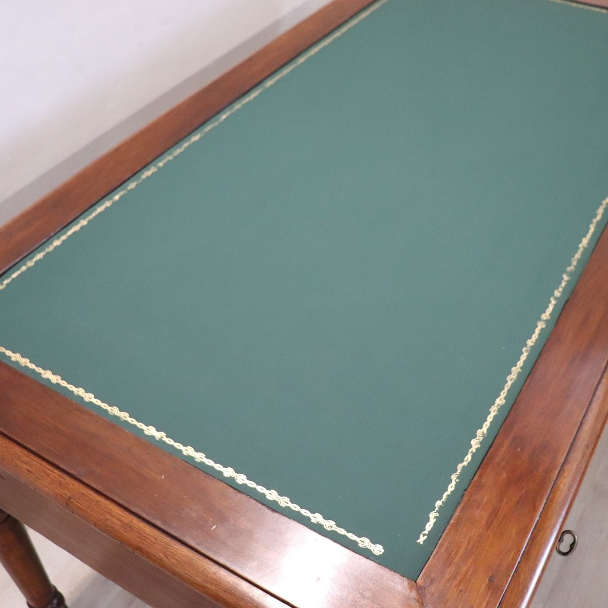Bureau ancien en noyer, Italie, milieu du XIXe siècle, restauré-photo-5
