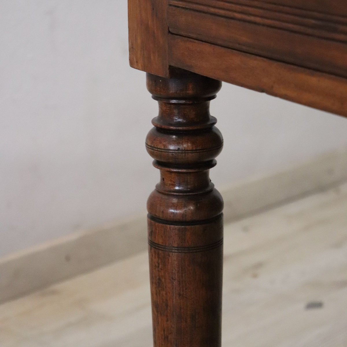 Bureau ancien en noyer, Italie, milieu du XIXe siècle, restauré-photo-8