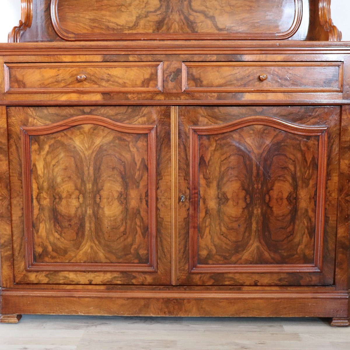 Antique Cupboard In Walnut Briar, Italy Mid 19th Century-photo-3