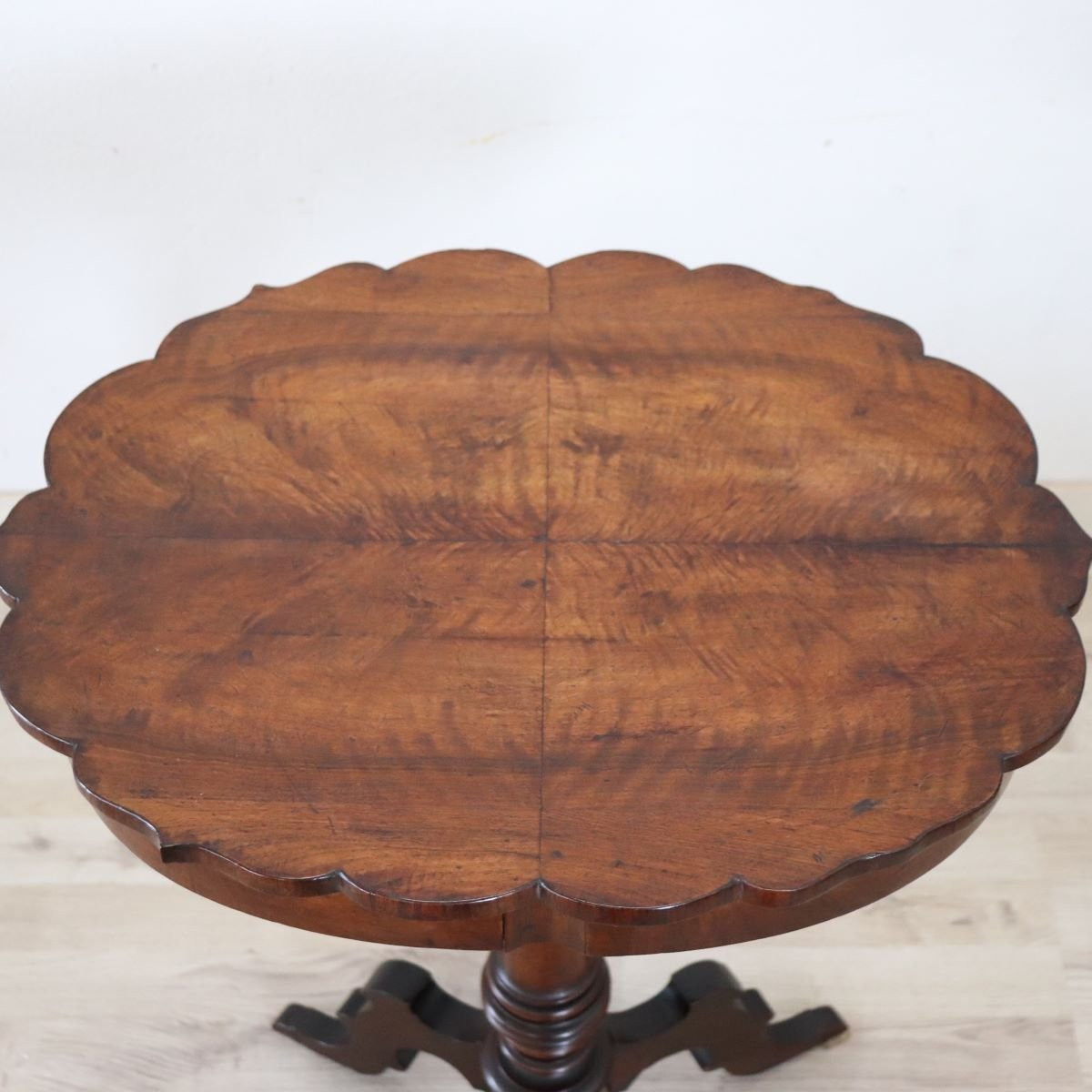 Table d'appoint ancienne en noyer, Italie, XIXe siècle-photo-3