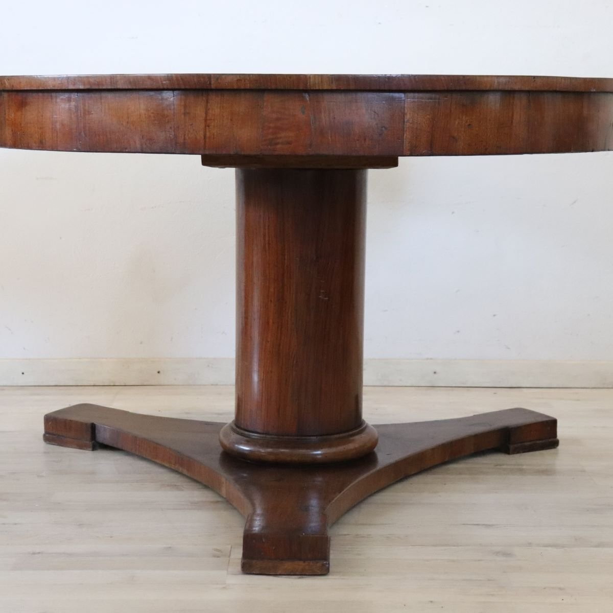 Antique Round Table In Walnut, Italy Early 19th Century-photo-3