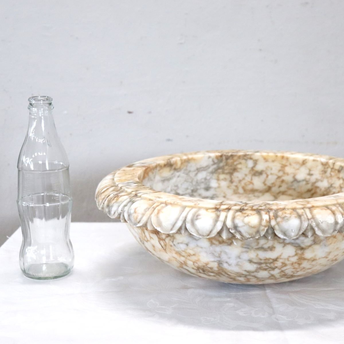 Small Carved Marble Tub-photo-1