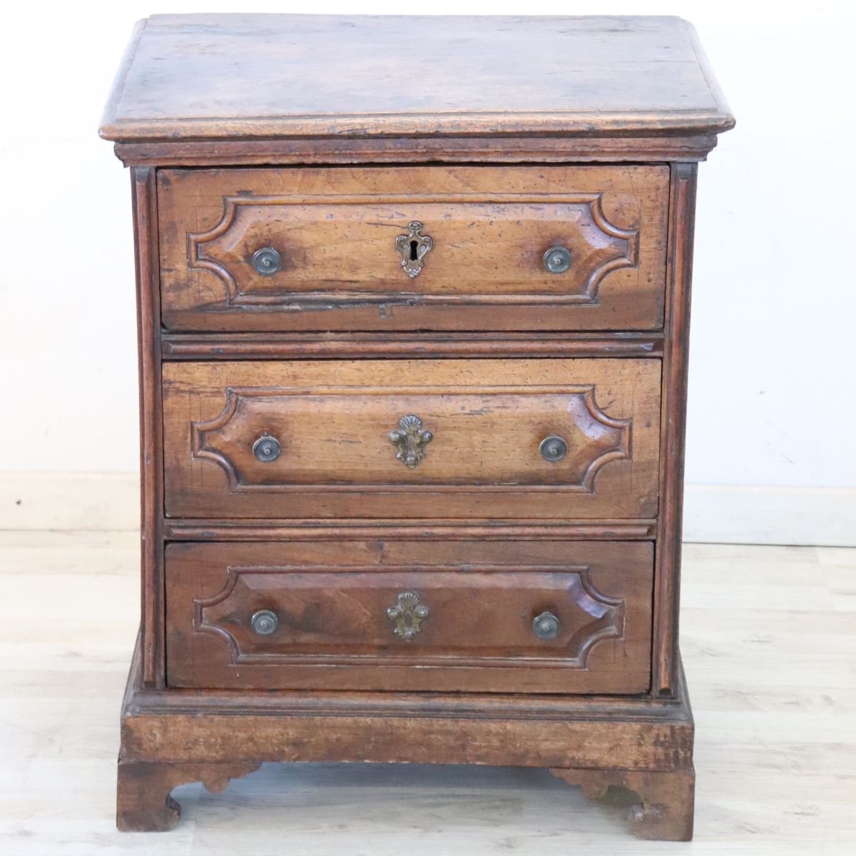 Antique Walnut Nightstand, Italy, Late 17th Century-photo-2
