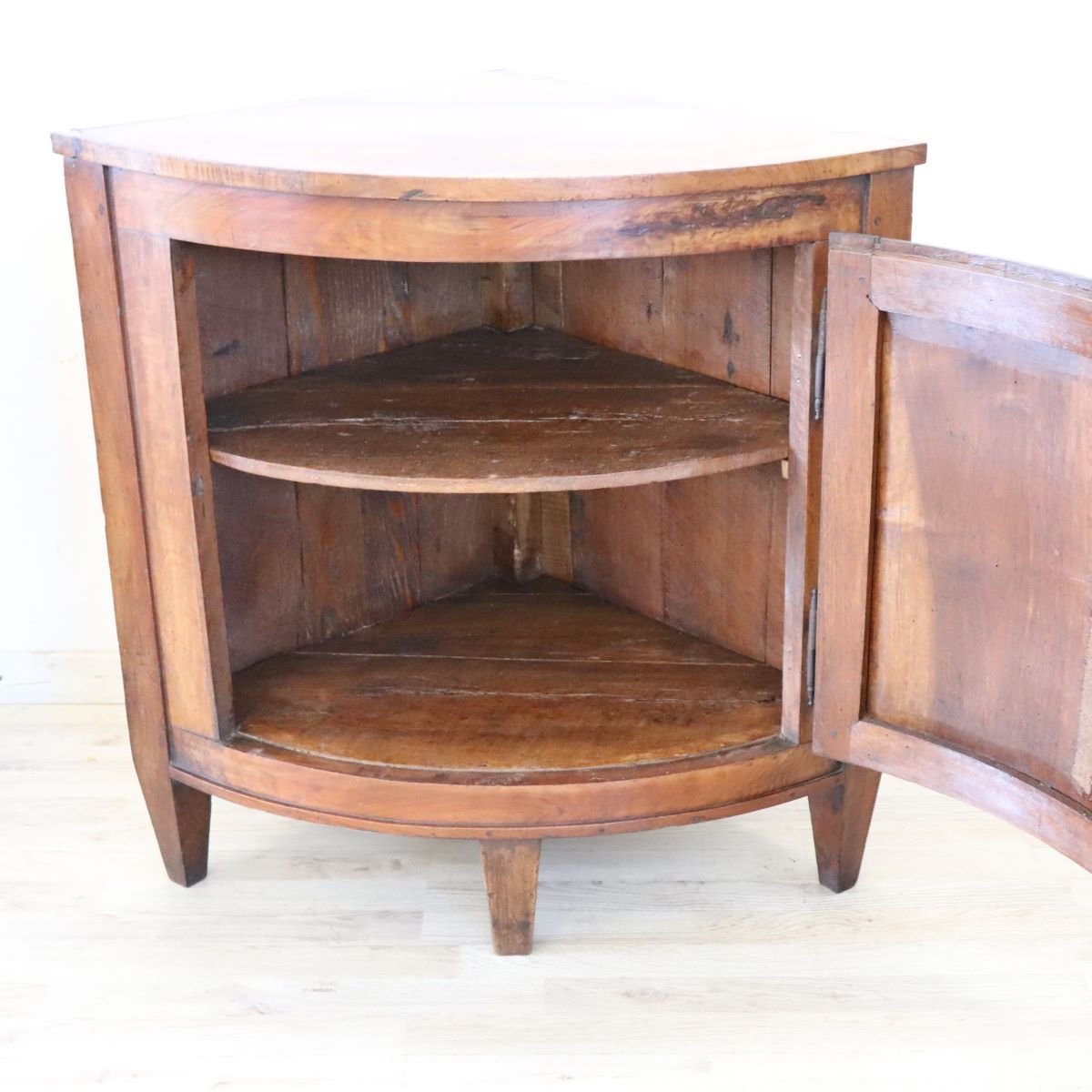 Pair Of Antique Corner Cabinets Made Of Solid Walnut, Italy, 18th Century-photo-4