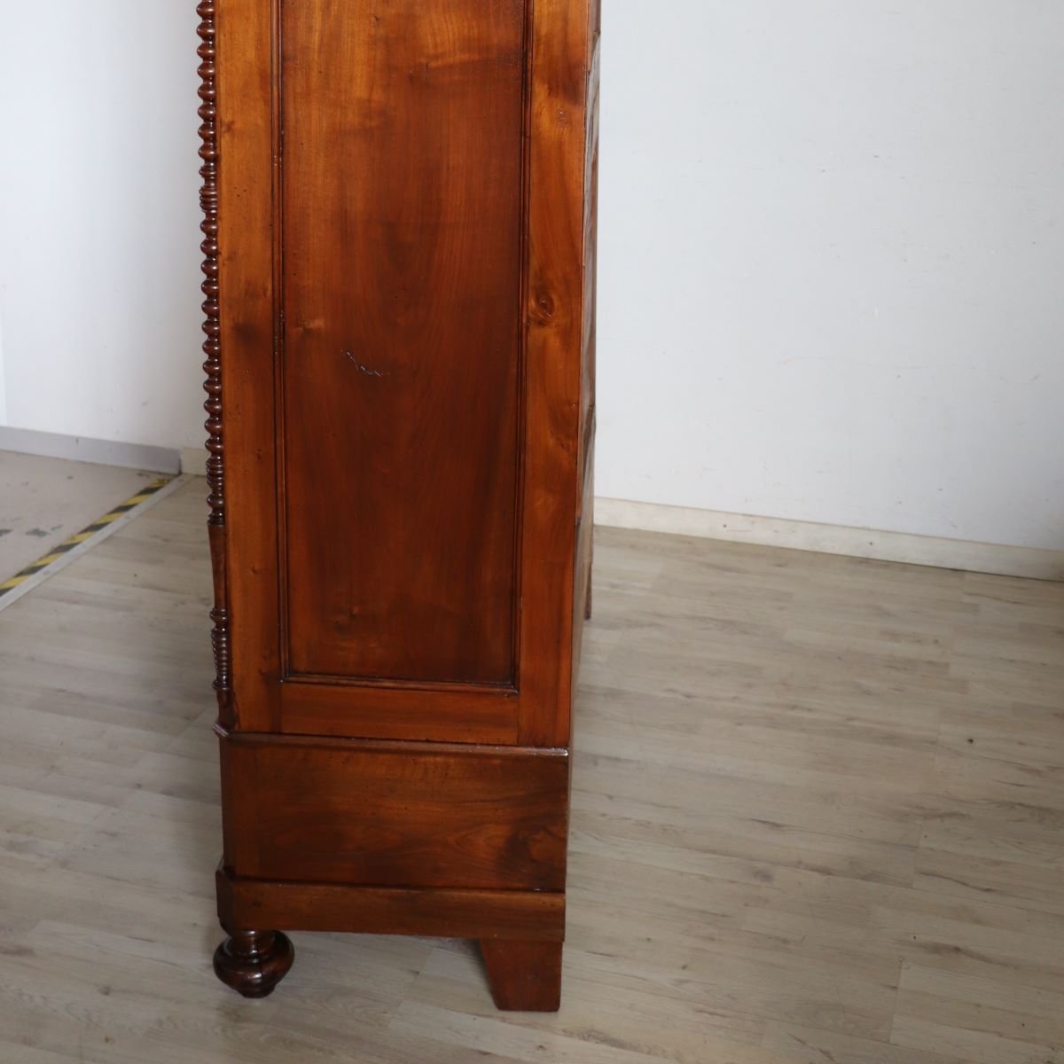 Antique Wardrobe Made Of Solid Walnut, Restored, Italy, Mid-19th Century-photo-4