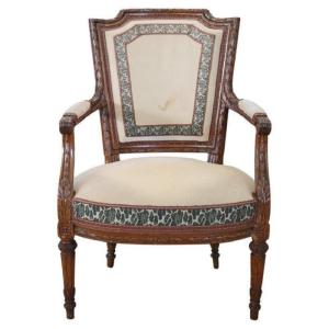 Armchair In Carved Walnut, 18th Century