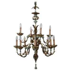 Lustre en bois laqué et fer, 12 ampoules, début du XXe siècle