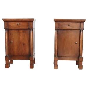 Paire de tables de nuit antiques en noyer massif, Italie début du 19e siècle