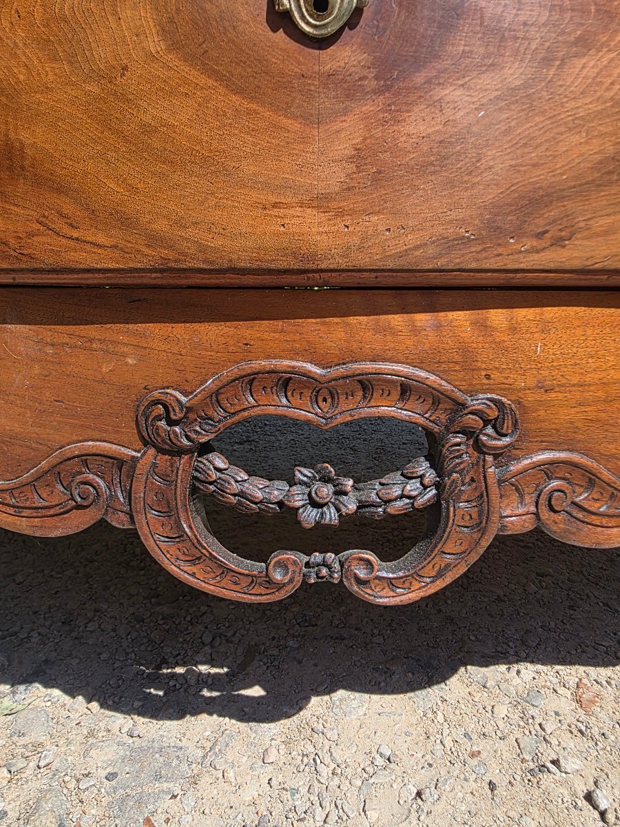 Louis XV-era Walnut Chest Of Drawers With A Hopping Top -photo-2