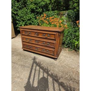 Commode bourguignonne en noyer
