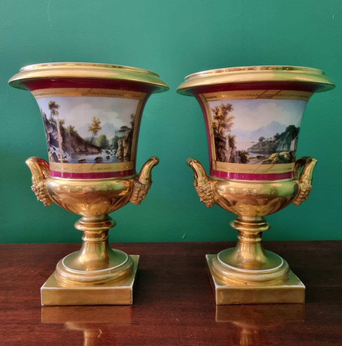 Epoque Empire, Paire De Grands Vases Medicis En Porcelaine. -photo-1