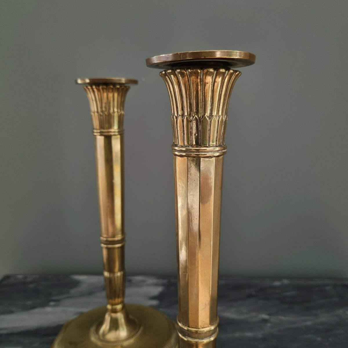 Claude Galle/Fontainebleau, paire de flambeaux d'époque Empire. -photo-3