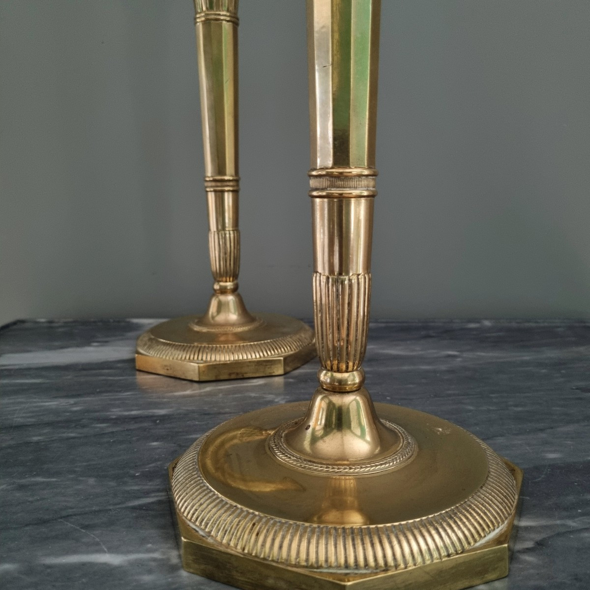 Claude Galle/Fontainebleau, paire de flambeaux d'époque Empire. -photo-1