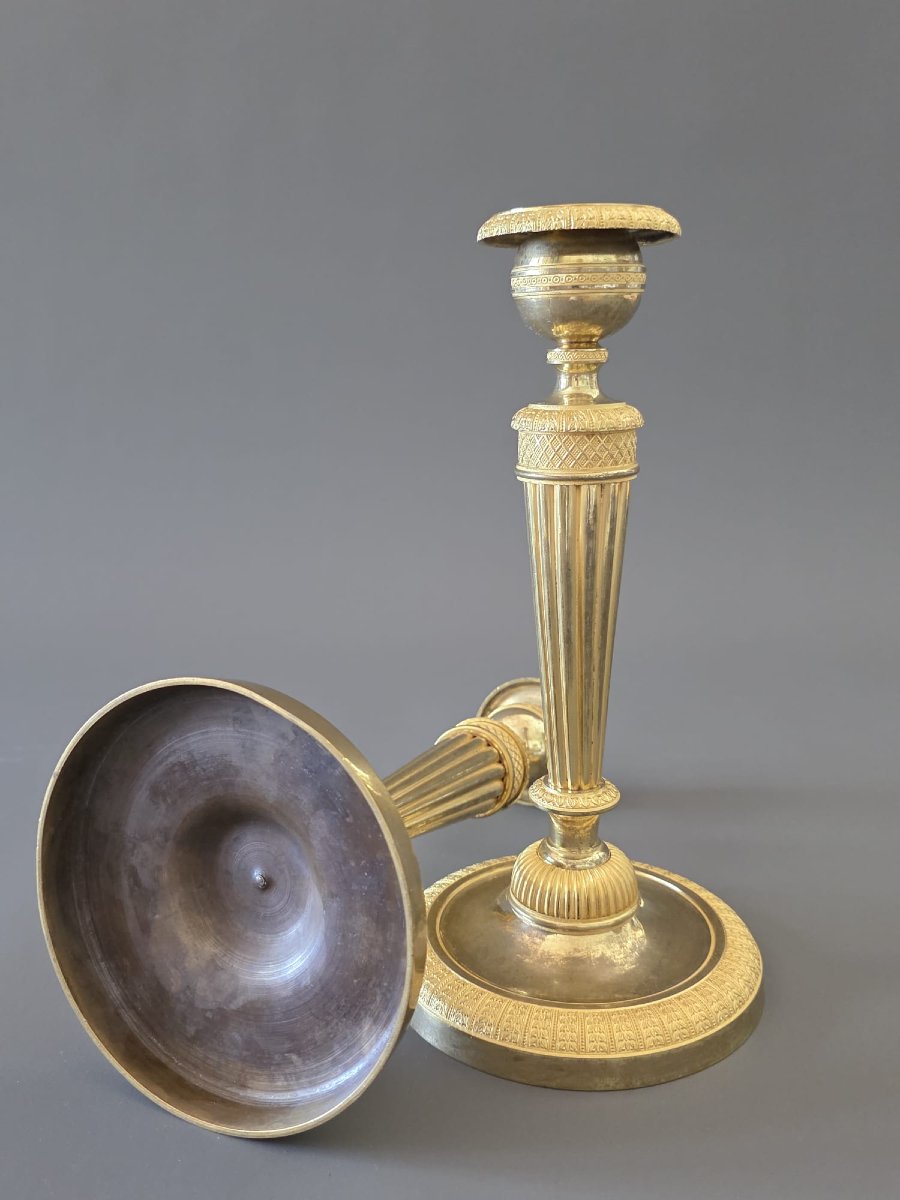 Pair Of Gilded Bronze Candlesticks From The Directoire-consulate Period. Late 18th Century. -photo-4