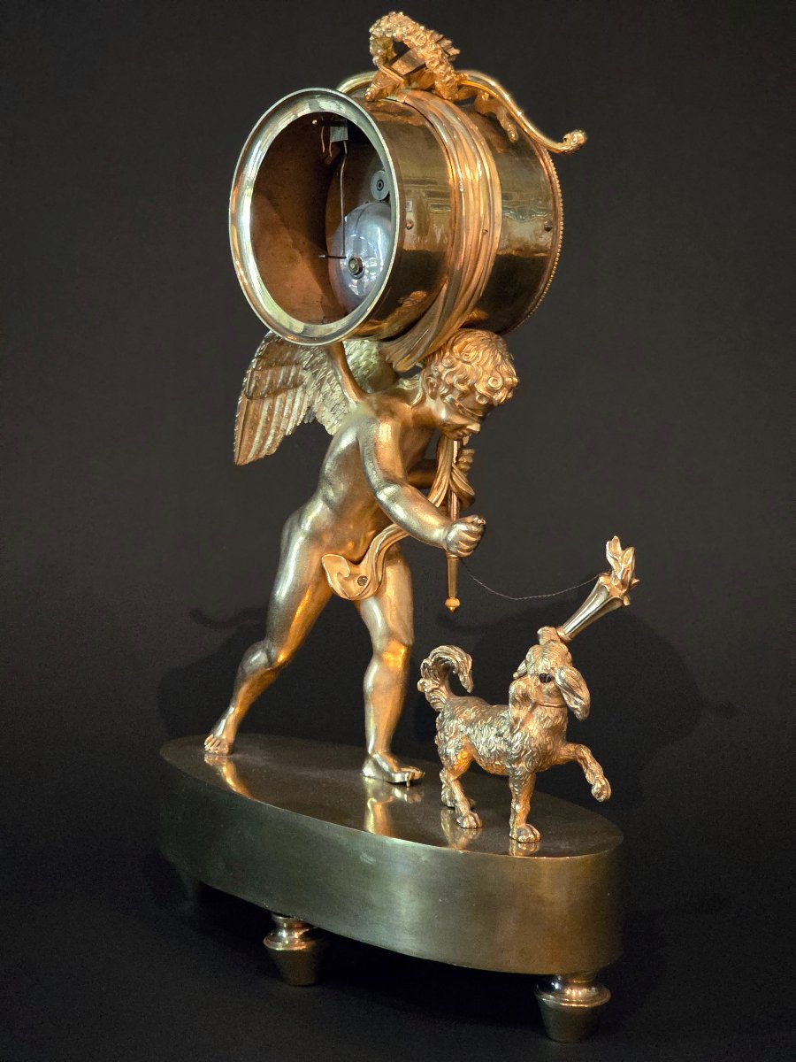 Pendule à "L'Amour aveugle", attribuée à Deverberie, époque Empire. -photo-1