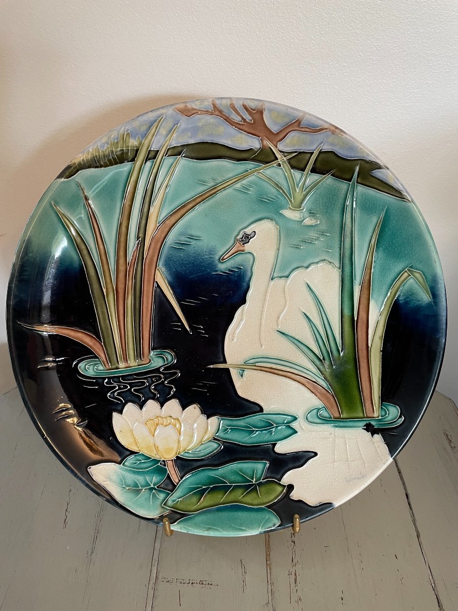 Plate Or Dish In Slip Old Period 1900 Plate With White Swan