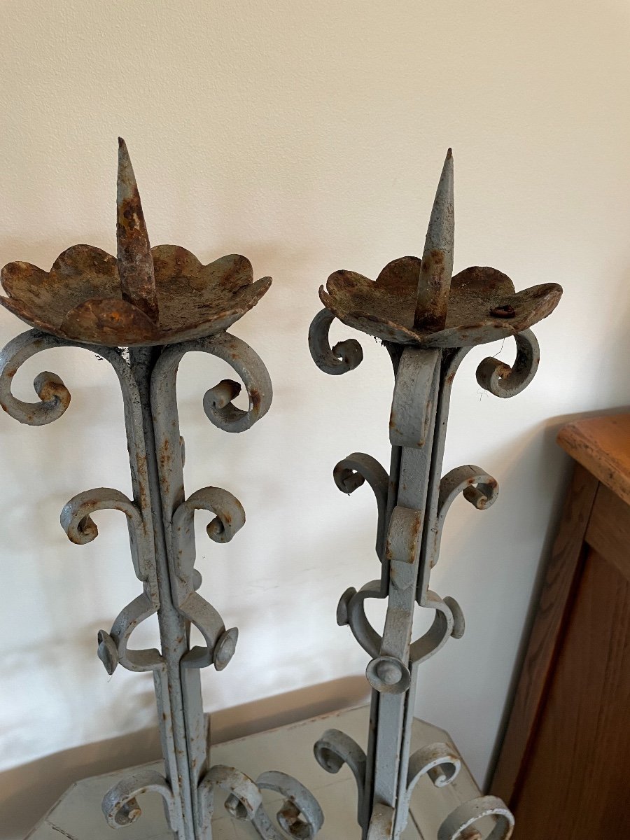 Old And Large Pair Of Painted Wrought Iron Candlesticks. End Of The XIX Eme Century-photo-2