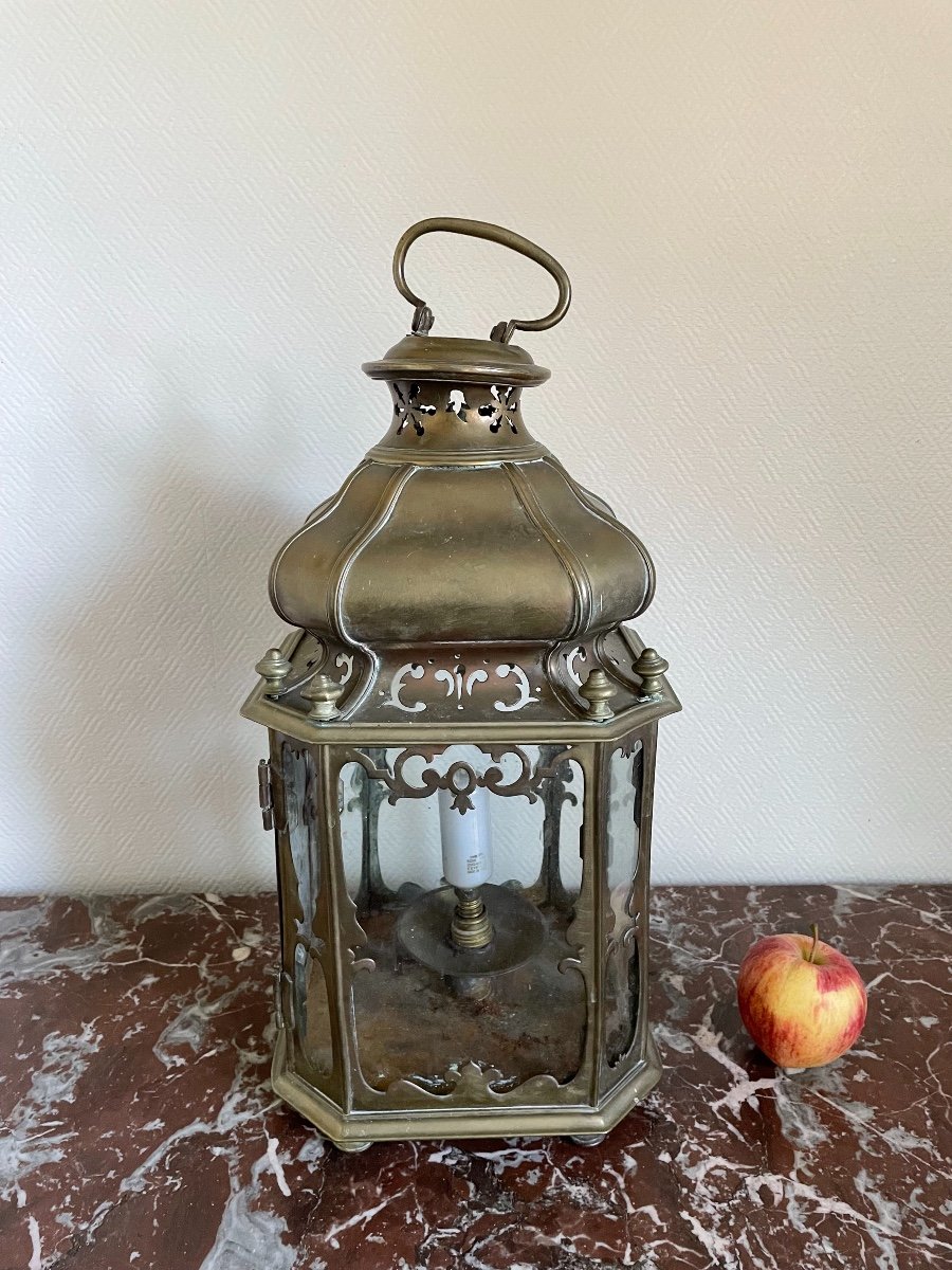 Rare And Large 18th Century Lantern In Repoussé Brass With Coat Of Arms-photo-2