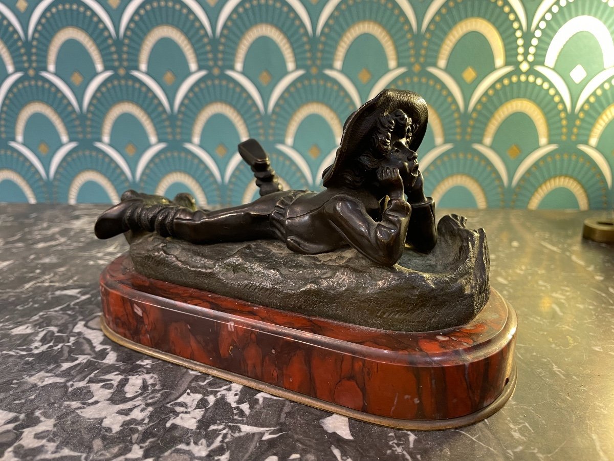 Petit Bonze Ancien Le Siffleur Sur Un Socle Marbre Griotte XIX Eme Statue Vitrine Collection