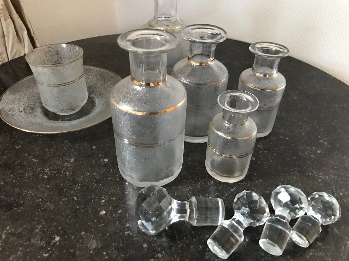 Flacon à Parfum En Cristal De Saint Louis Par 4 Et Service De Nuit Circa 1900 Verre Doré Or-photo-5