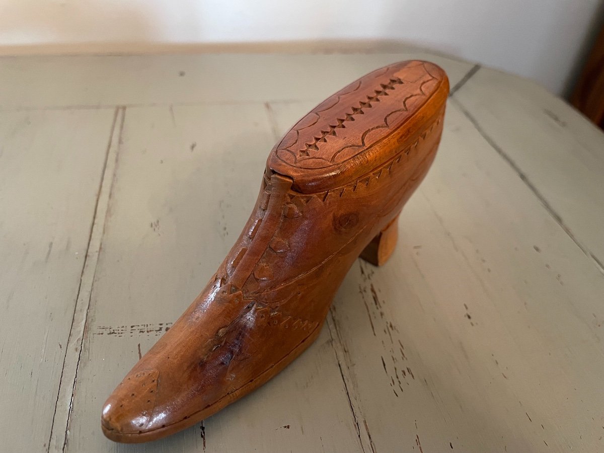 Old Snuff Box In Carved Wood Shoe Shape Late 19th Century-photo-4