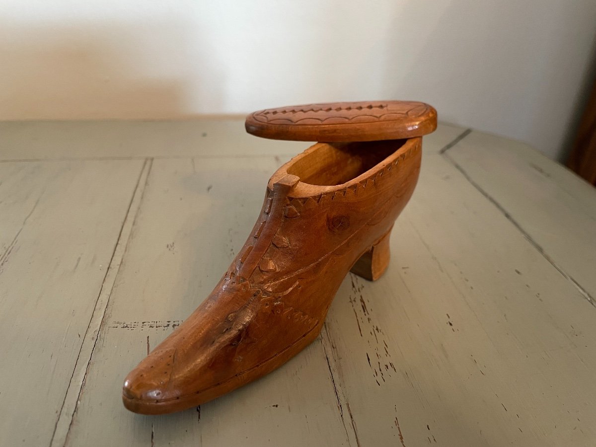 Old Snuff Box In Carved Wood Shoe Shape Late 19th Century-photo-4