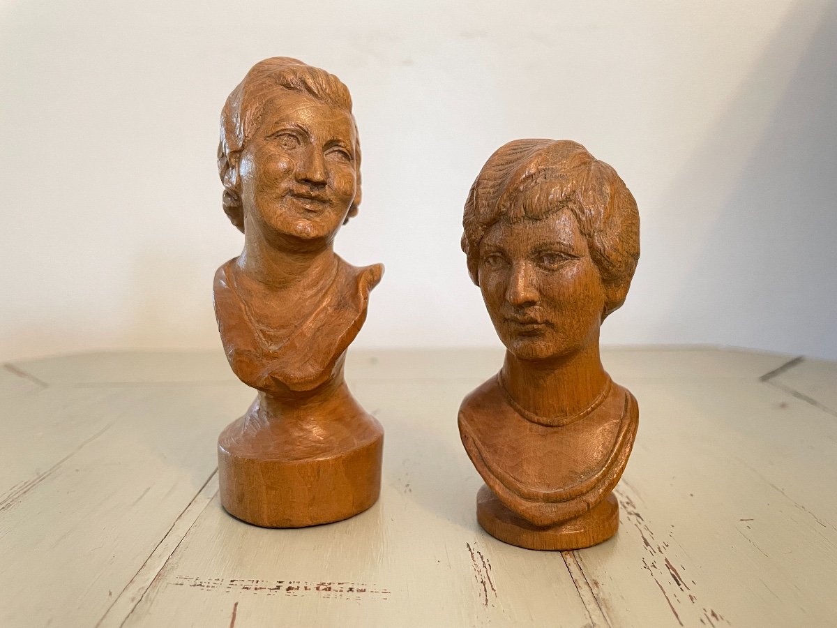 Pair Of Small Busts In Carved Wood, Late 19th Century Early 20th Century Curiosity Showcase-photo-1