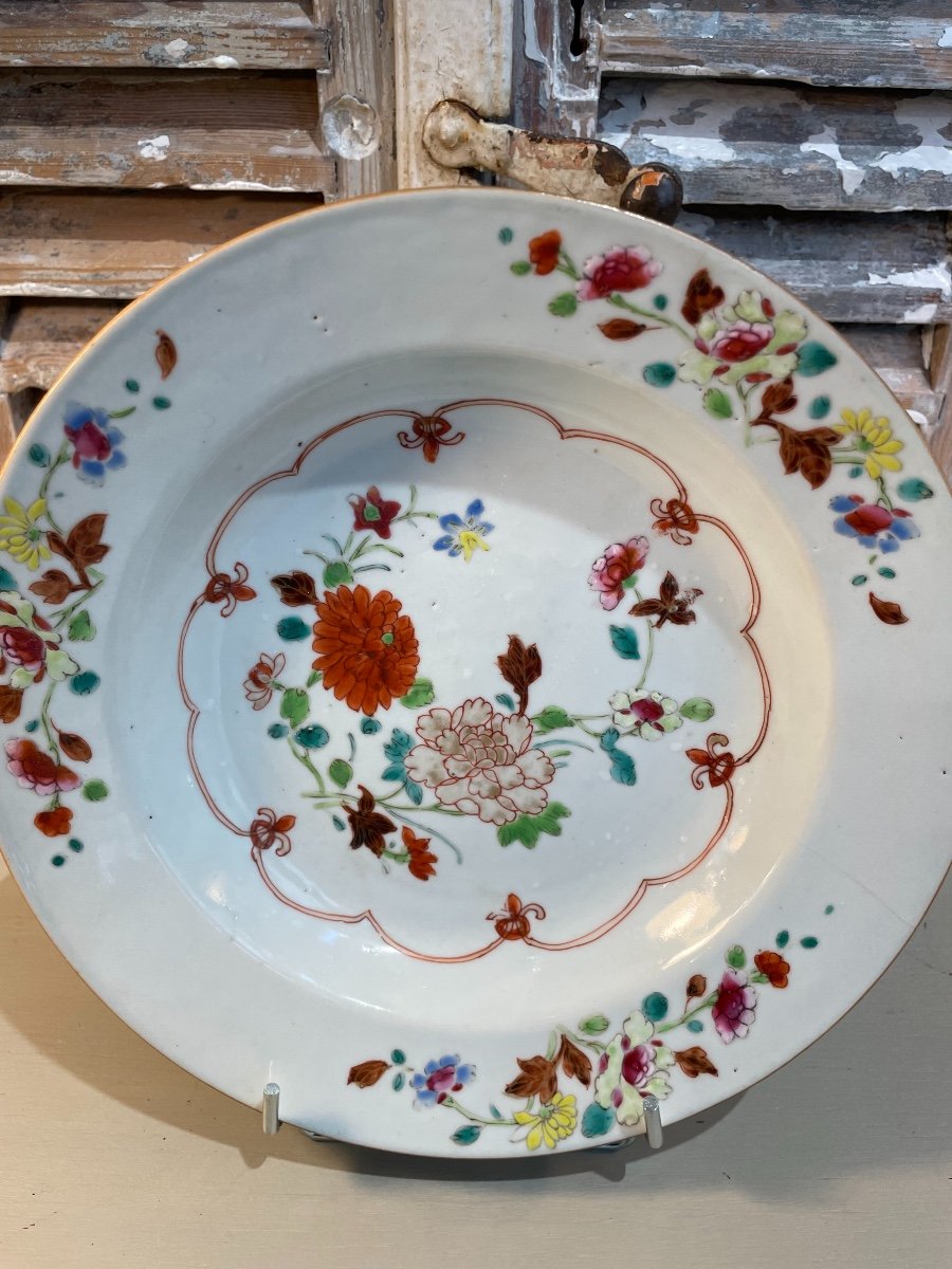 Ancienne Assiette En Porcelaine De Chine Compagnie Des Indes Epoque XVIII ème  Floral 2 Creuse-photo-3