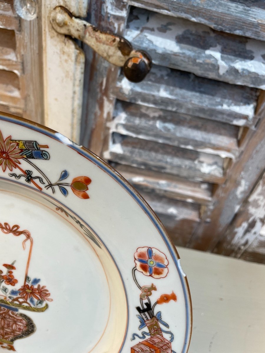 Ancienne Assiette En Porcelaine De Chine Compagnie Des Indes Epoque XVIII ème  Au Panier Décor-photo-3